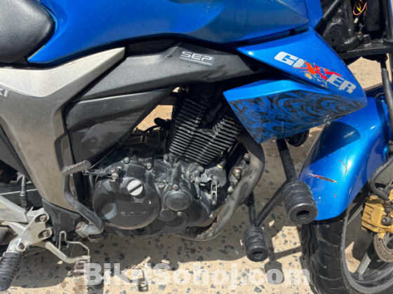 Gixxer Monotone 2017